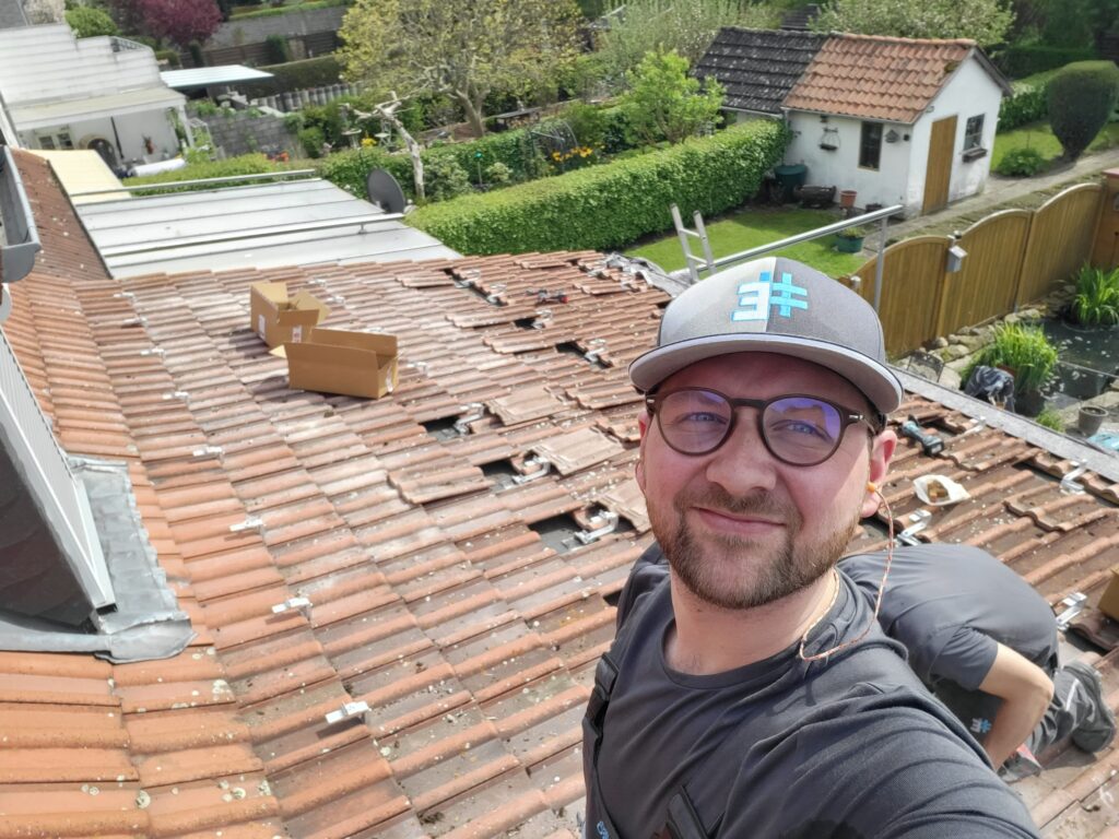 Fabian Schubert auf einem Dach